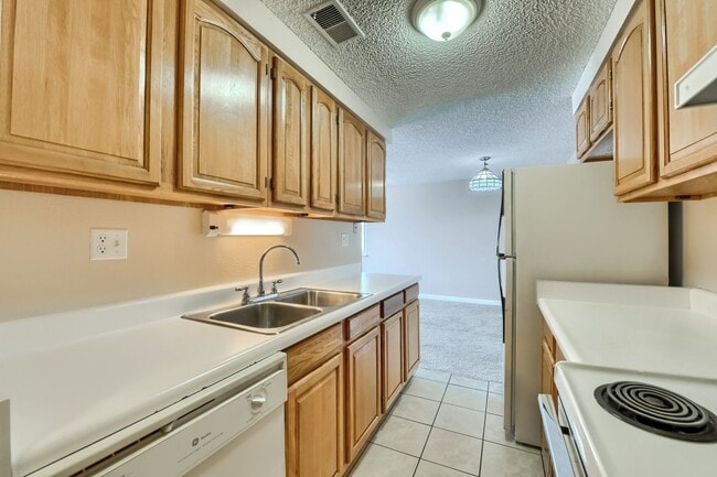 Photo - 130 E Highline Cir