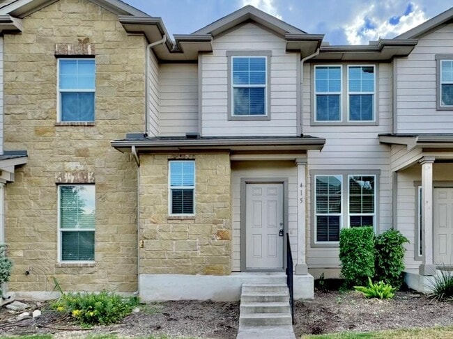 Photo - 415 Crater Lake Dr