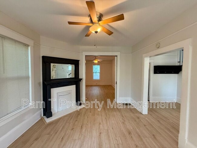 Photo - 611 W 44th St