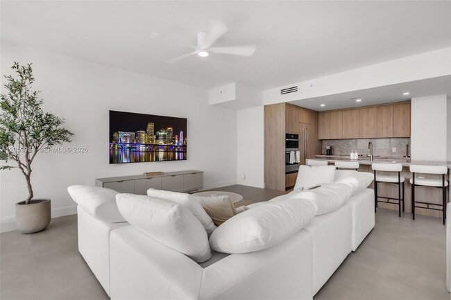 Photo - 92 SW 3rd St Unit # 5204