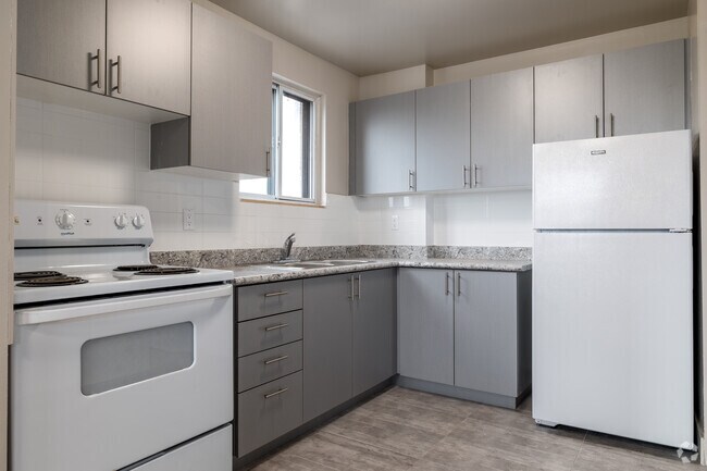 2BR, 1BA - 549-573 N Service Rd