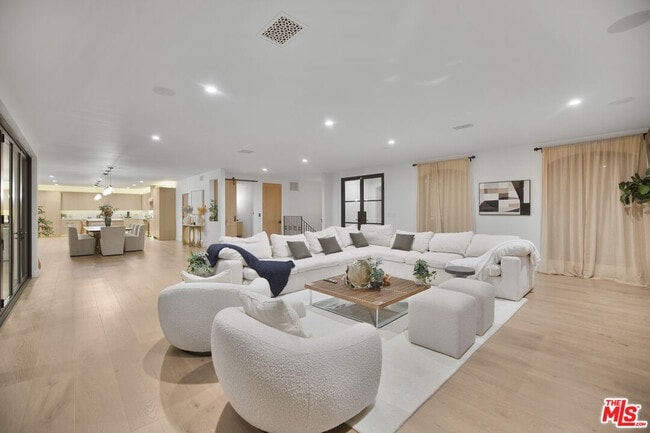 Photo - 7212 Mulholland Dr