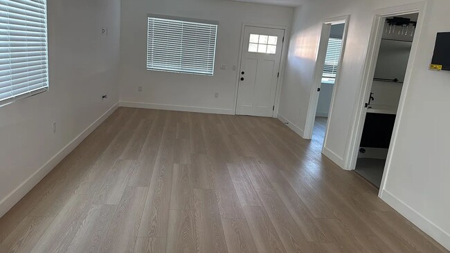 Photo - 11115 S Budlong Ave