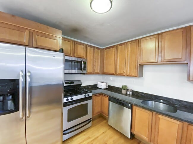 Photo - 14 Notre Dame St Condo Unit 1