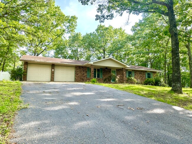 Building Photo - 16280 Hardwood Ln