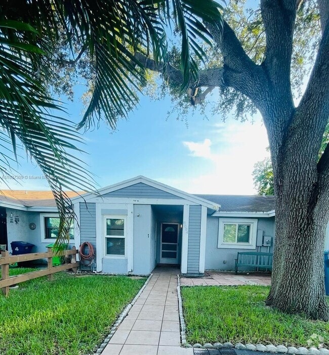 Building Photo - 8084 NW 41st Ct Rental