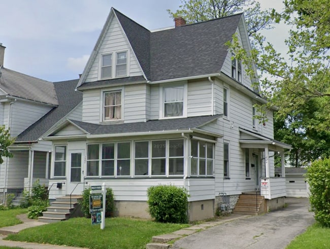 Building Photo - 220 Glenwood Ave Unit 1