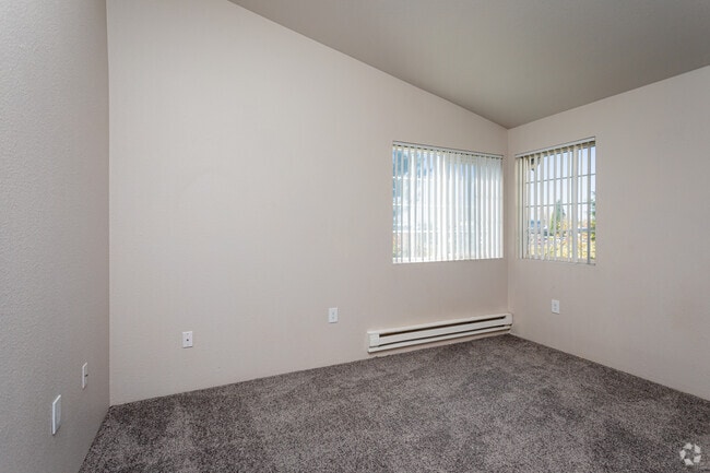 3BR, 2.5BA - 1290SF