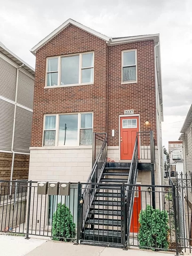 Frente - 2237 W 18th St Apartamentos Unidad 1