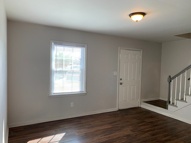 Photo - Chesterfield Gardens Unit 19