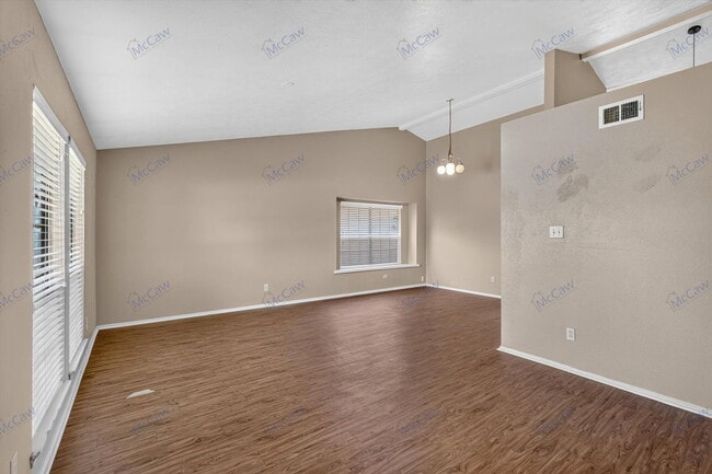 Photo - 521 Weaver St
