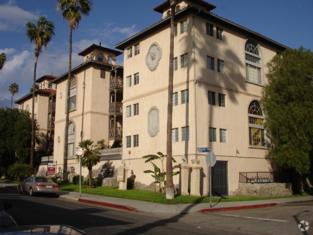 Building Photo - 1460 Mansfield N Ave Unit 102 Rental