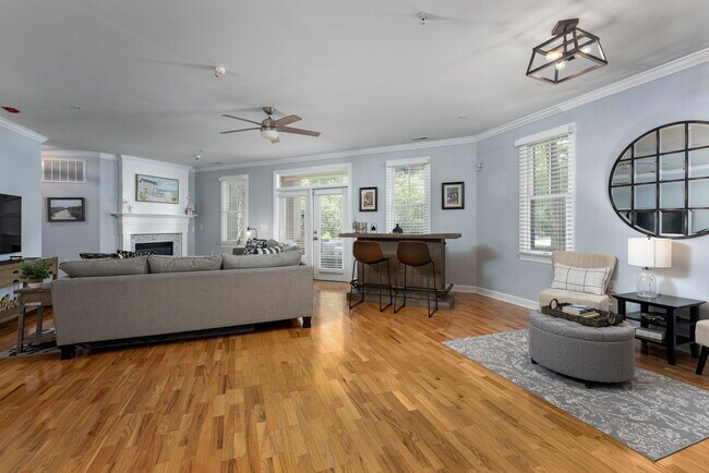 636 Village Park Dr
