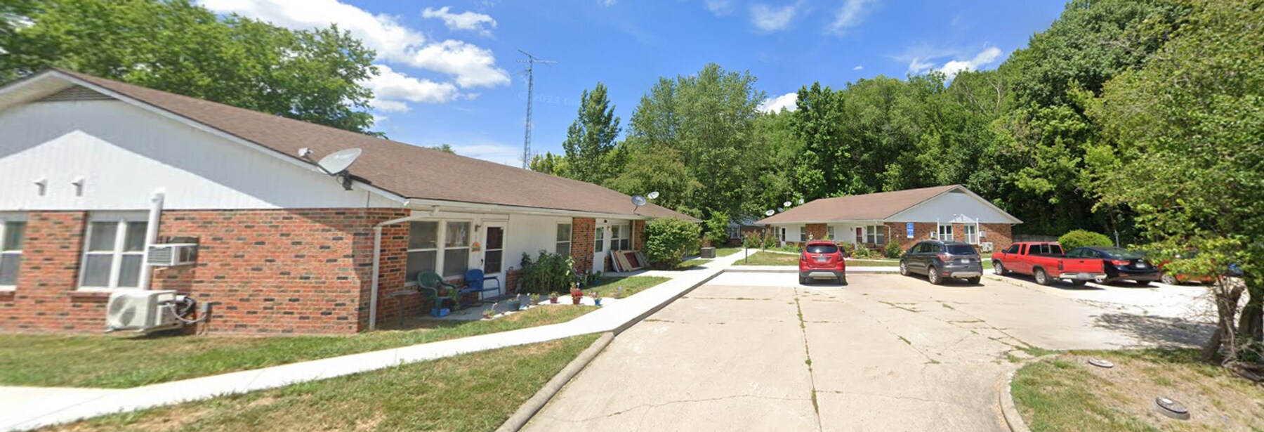 Photo - 121 N Center St