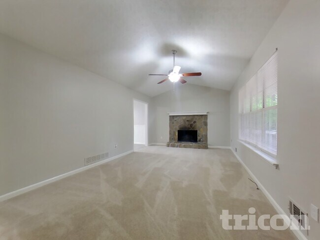 Photo - 3 King James Dr