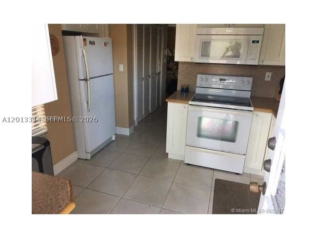 Photo - 10794 N Kendall Dr Unit B23