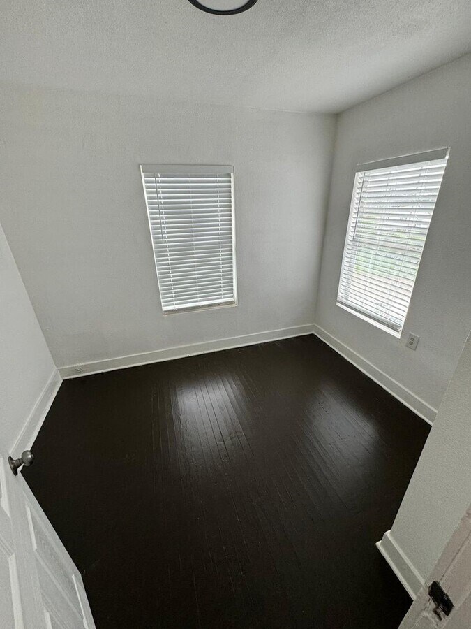 Photo - 1416 Craig St