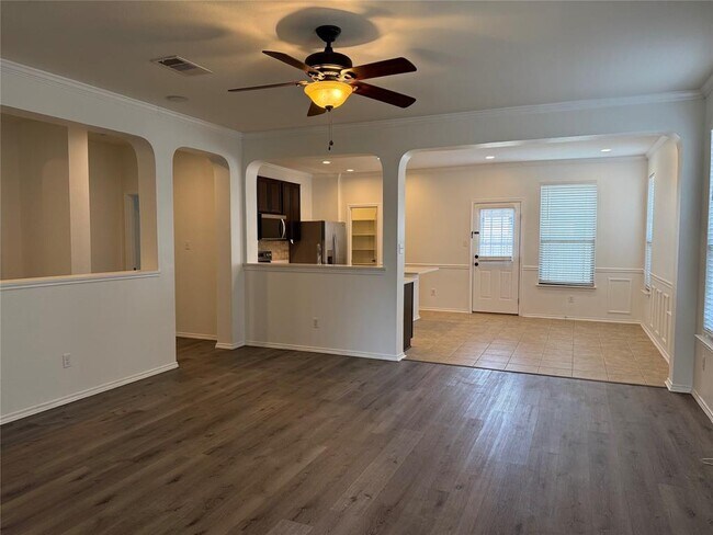 Photo - 812 Watson Way