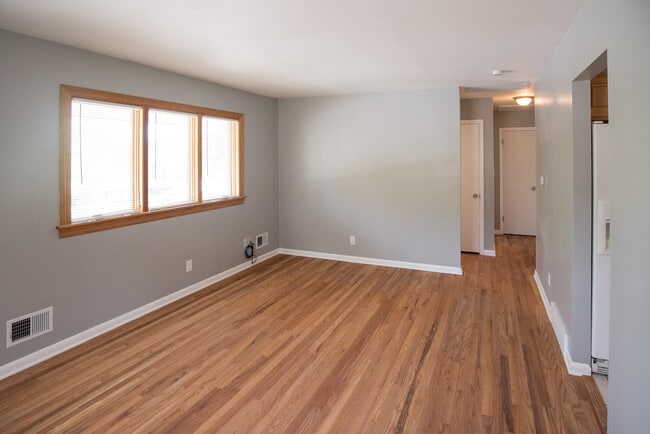 Living Room - 308 East St