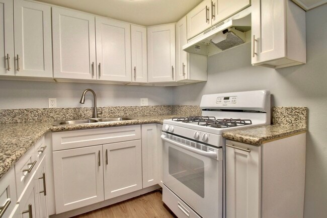 Photo - 801 S Merrill St