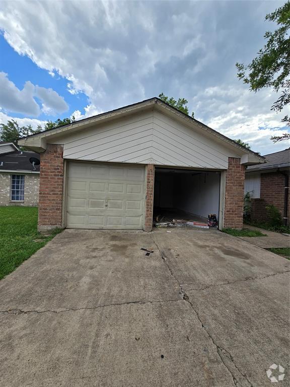 Building Photo - 12021 Tambourine Dr Rental