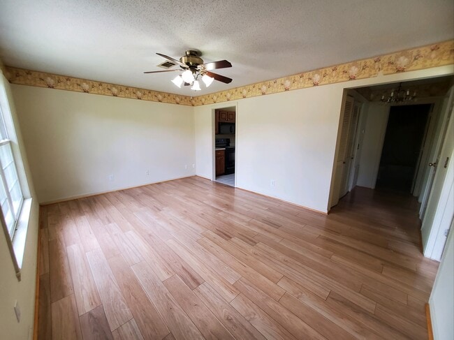 Building Photo - 38 Cambridge Dr