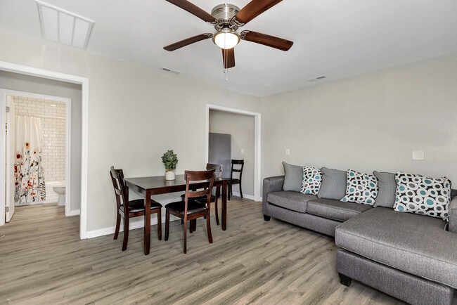 Photo - 505 Ward Ave NE Unit Apartment B