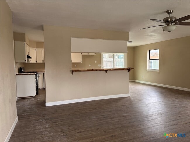 Photo - 1616 Lonesome