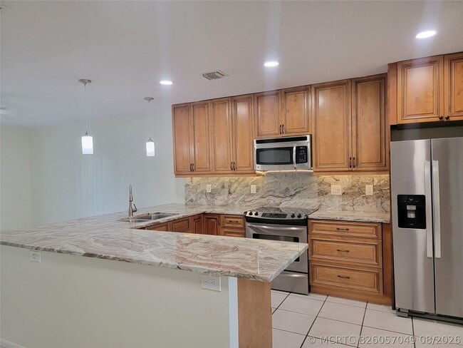 Building Photo - 1601 SW 1st Terrace Unit 1