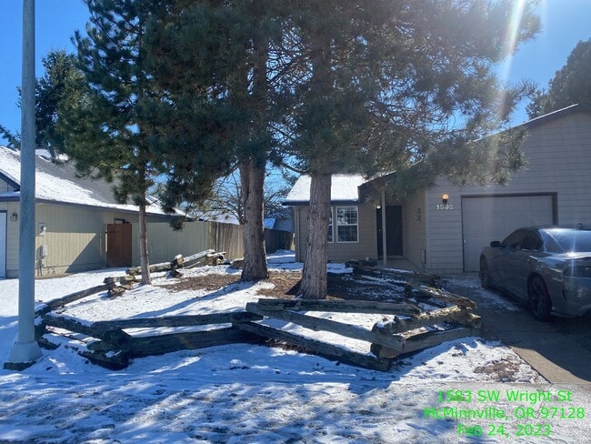 Building Photo - 1592 SW Wright St