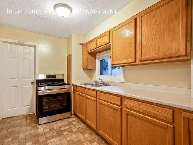 Photo - 36 Scott St Unit Apt. 4 - Upper Rear House