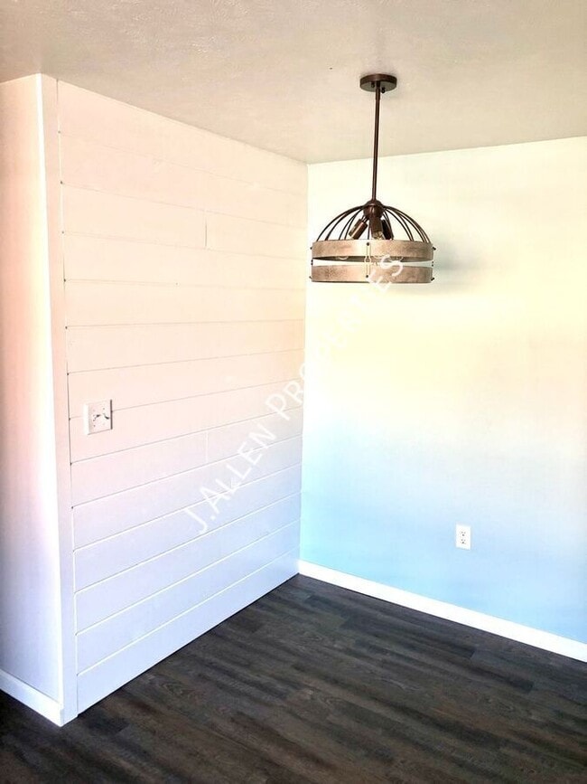 Photo - 1807 Parker Cir Unit A