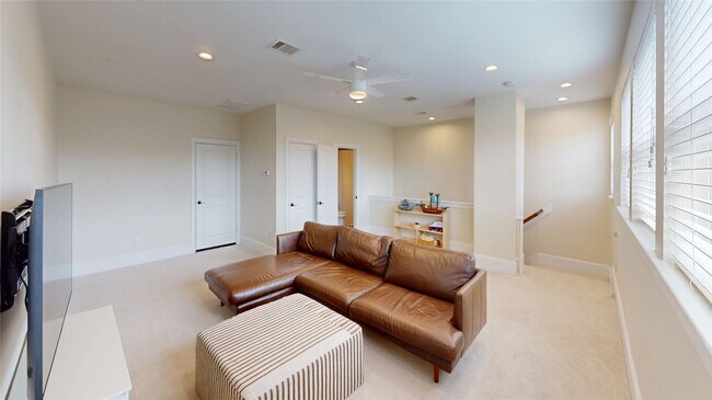 Building Photo - 8134 Caroline Ridge Dr