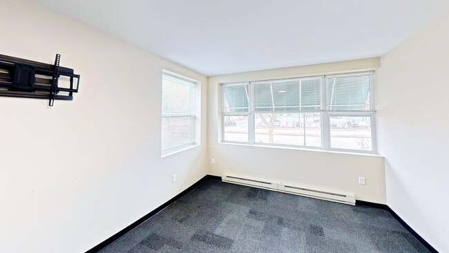 1605 Schmedeman Ave Unit 203