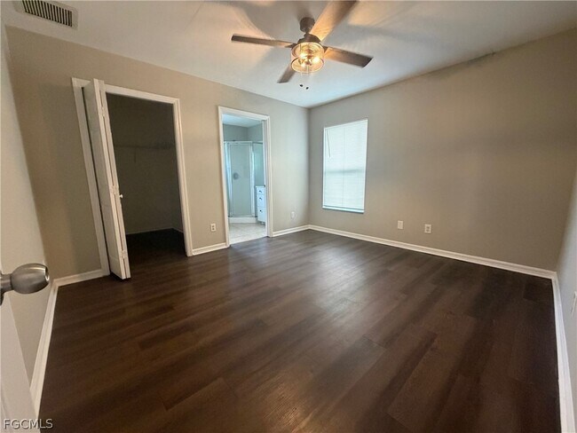 Photo - 4807 5th St W