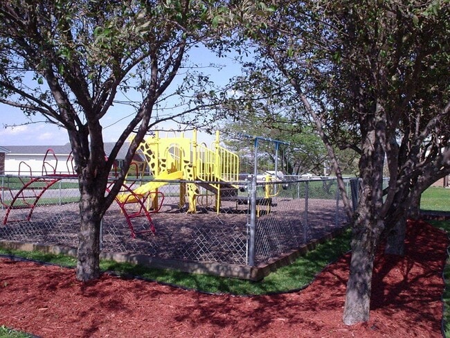 Photo - Spacious 1, 2 & 3 Bedrooms!