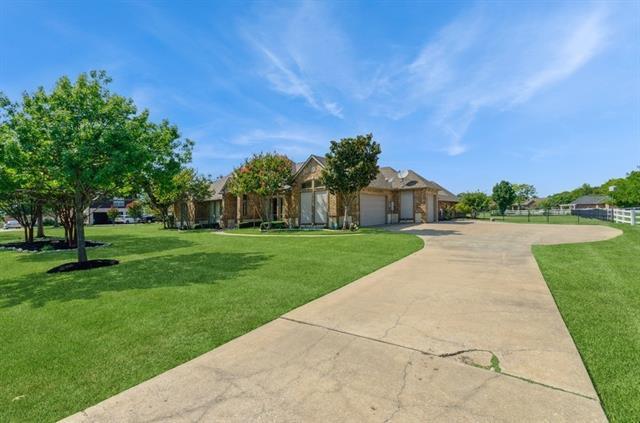 Photo - 819 Equestrian Dr