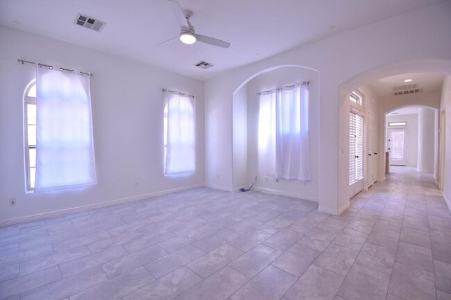 Photo - 21017 W Glen St