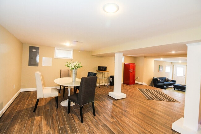 Photo - 2762 Cameron Rd Unit ID1431386P