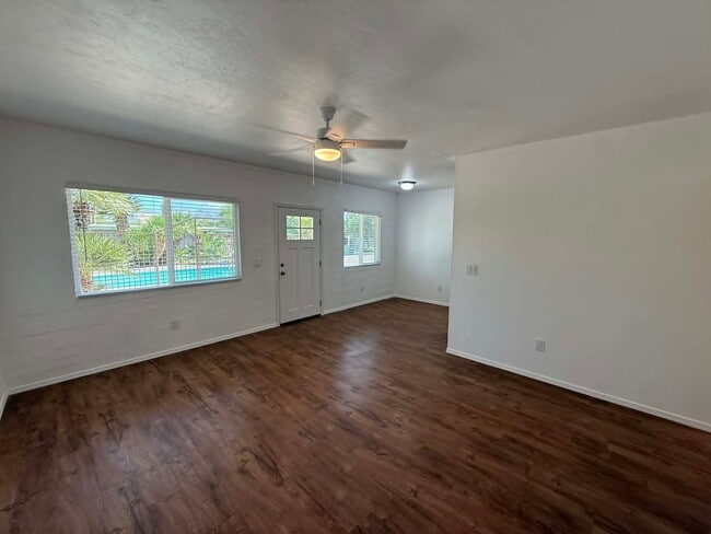 Photo - 1518 E Hedrick Dr
