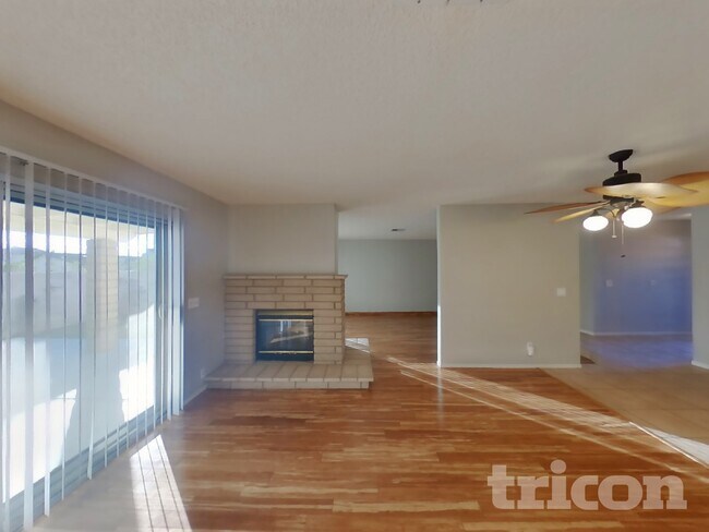 Photo - 709 Honeybee Ct