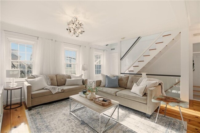 Building Photo - 38 Pope St Unit 2