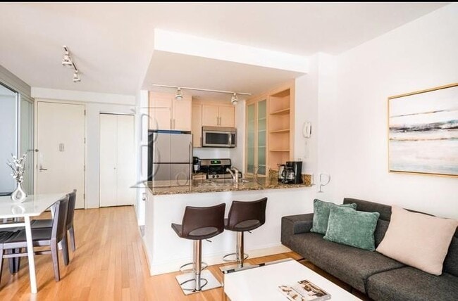 Building Photo - 2 bedroom in NEW YORK NY 10005 Unit 14S