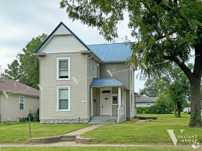 Building Photo - Beautiful Historic Two-Bedroom, Two-Bathro... Rental