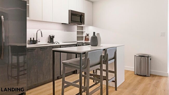 Photo - 632 Howard Rd SE Unidad 635