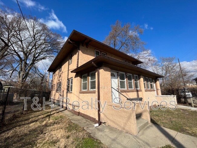 Photo - 1136 Fairfield Ave