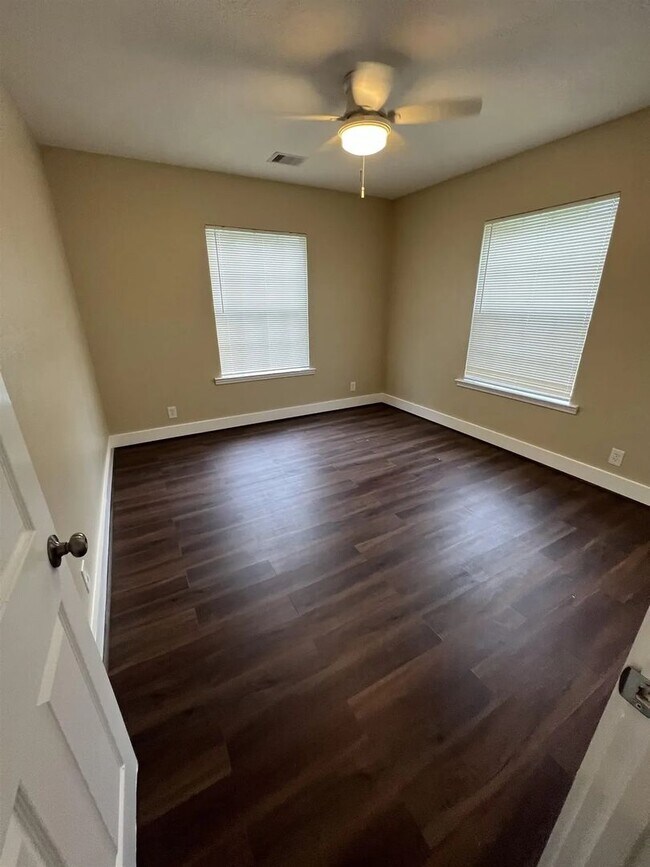 Photo - Newly renovated 3 bedroom, 2 bathroom