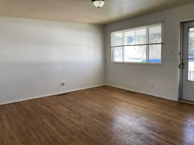 Photo - 1421 McArthur Ave