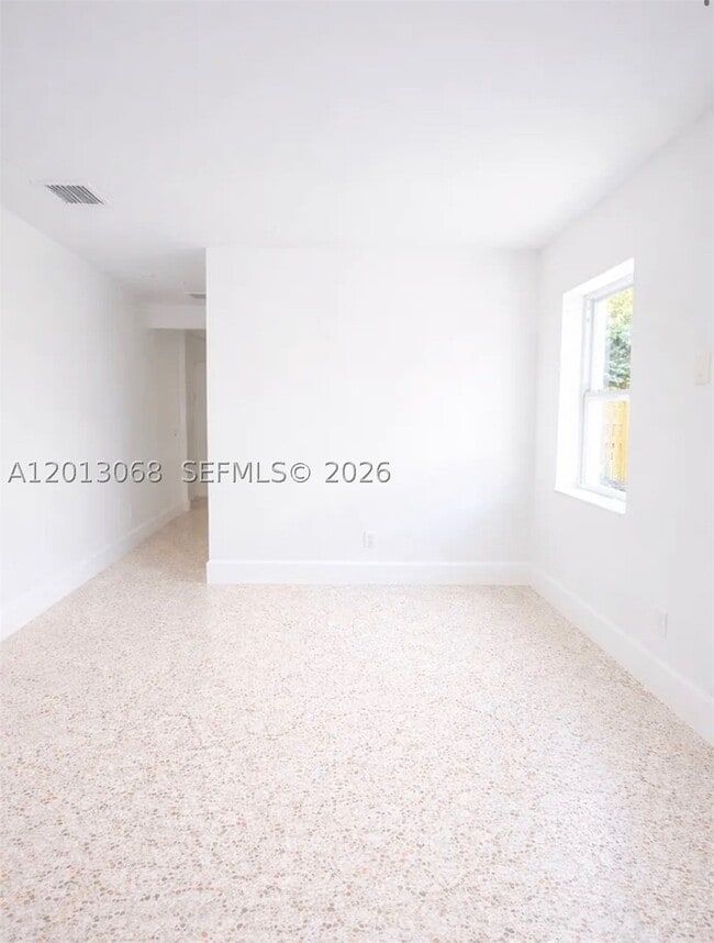 34 SE 1st St