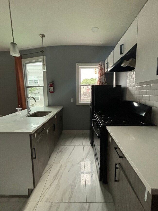 Building Photo - 808 S 17th St Unit 2 Rental